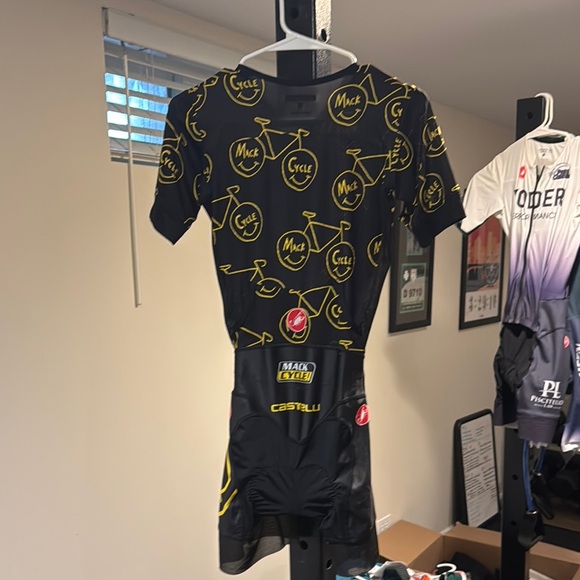 Black and Yellow Women's Tri kit - Picture 3 of 3